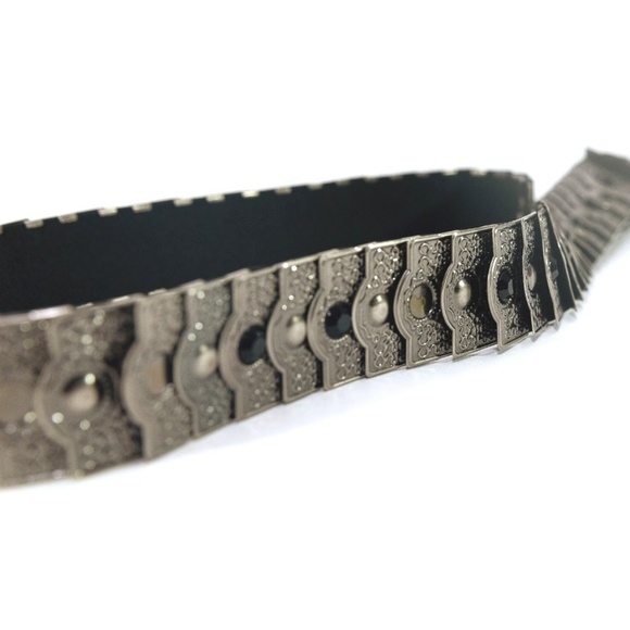 💖 2/$30 Silver metallic belt - Picture 5 of 7